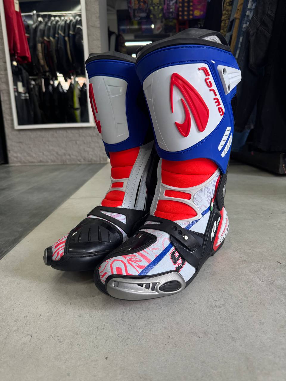 Forma ICE PRO Yarış Botu - 42 Numara